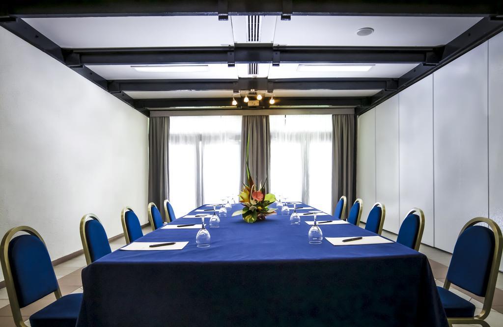 Douala Rabingha Hotel מראה חיצוני תמונה
